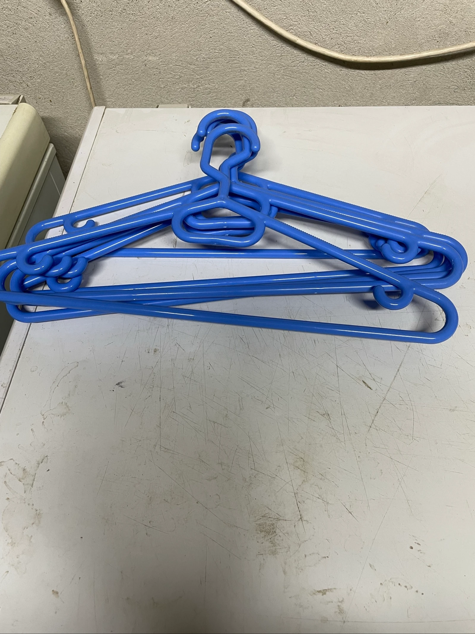 Hangers – photo 4